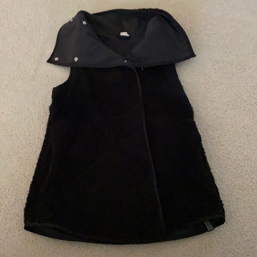 Ivivva (kids lululemon) Fur Vest Size 14 Black and Grey